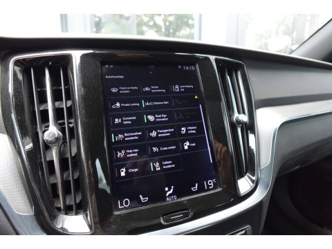 Volvo V60 2.0 T8 Twin Engine AWD Inscription PANO KEYLESS