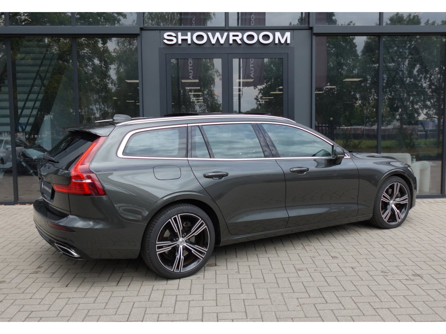 Volvo V60 2.0 T8 Twin Engine AWD Inscription PANO KEYLESS