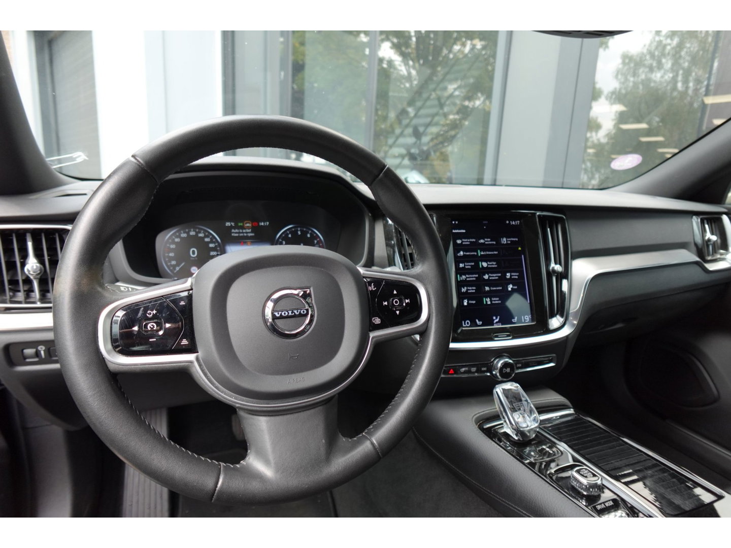 Volvo V60 2.0 T8 Twin Engine AWD Inscription PANO KEYLESS