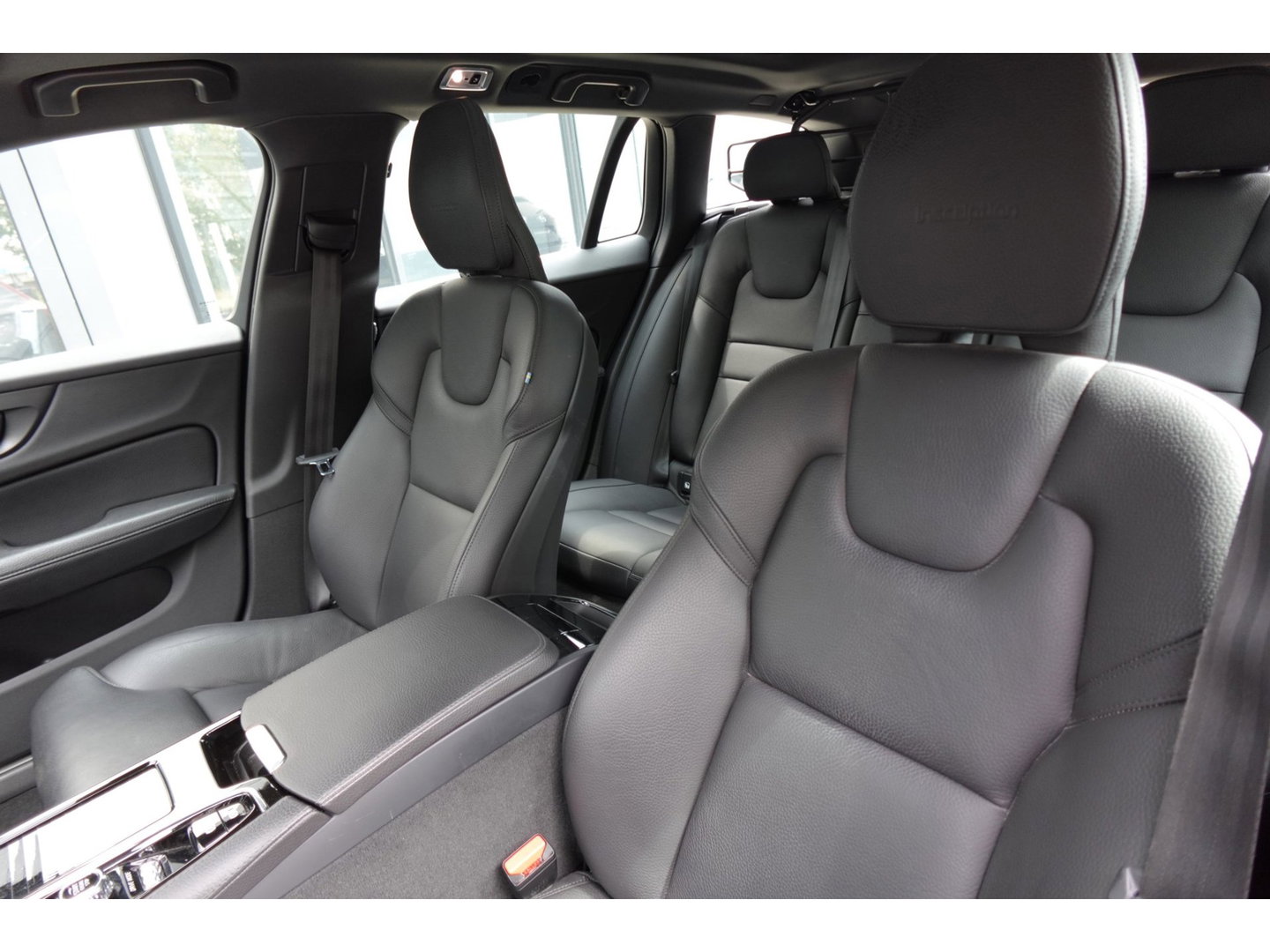 Volvo V60 2.0 T8 Twin Engine AWD Inscription PANO KEYLESS