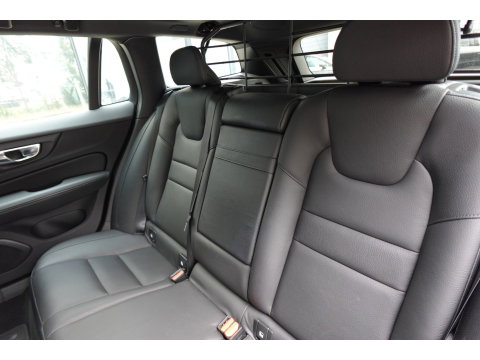 Volvo V60 2.0 T8 Twin Engine AWD Inscription PANO KEYLESS
