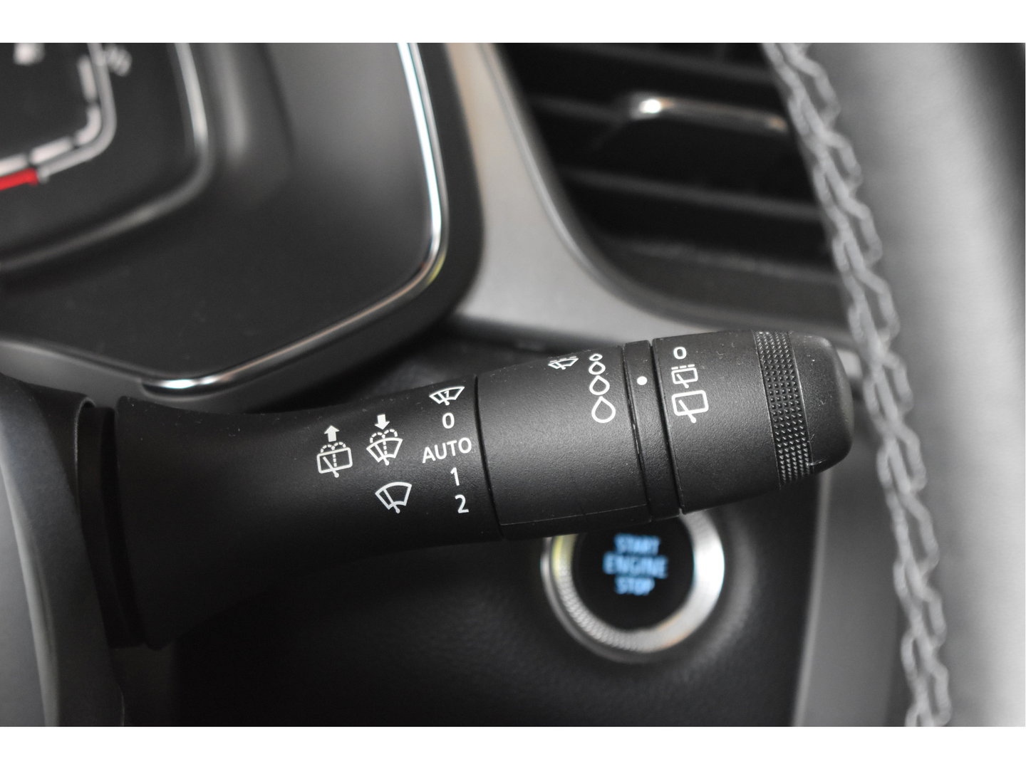 Renault Captur 1.6 E-Tech Hybrid 145 pk Intens Bi-Tone | NL-Auto | Trekhaak | Camera | Carplay/Android | DAB | Keyless | LED | Sfeerverlichting