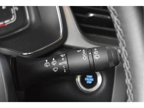 Renault Captur 1.6 E-Tech Hybrid 145 pk Intens Bi-Tone | NL-Auto | Trekhaak | Camera | Carplay/Android | DAB | Keyless | LED | Sfeerverlichting