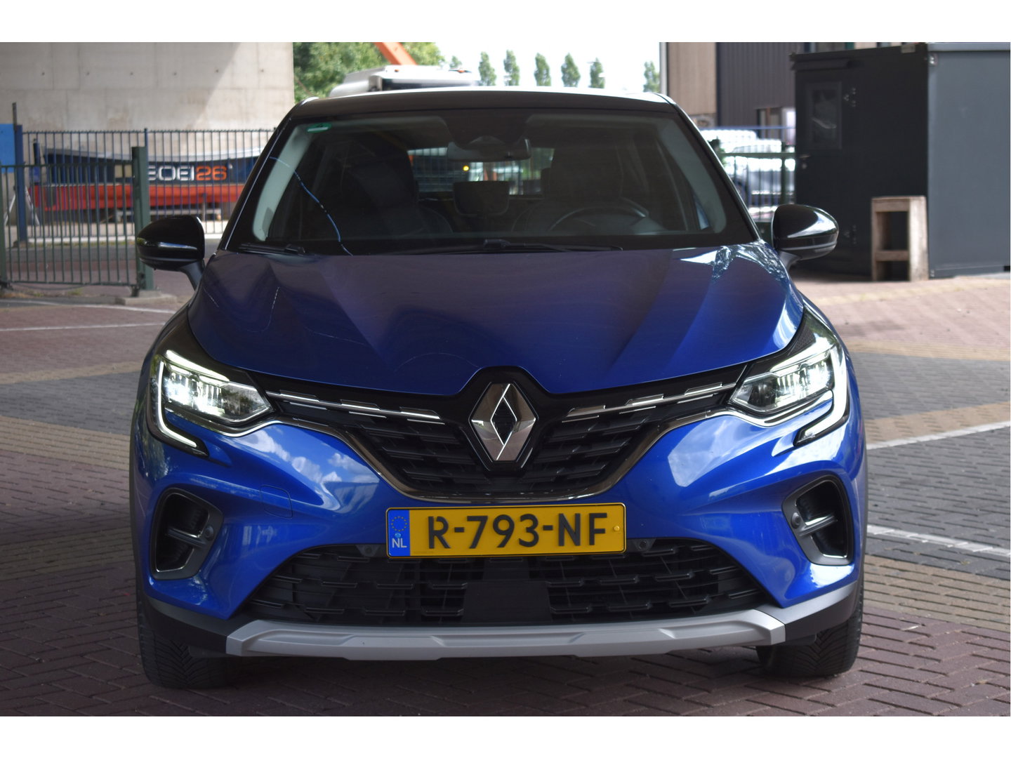 Renault Captur 1.6 E-Tech Hybrid 145 pk Intens Bi-Tone | NL-Auto | Trekhaak | Camera | Carplay/Android | DAB | Keyless | LED | Sfeerverlichting