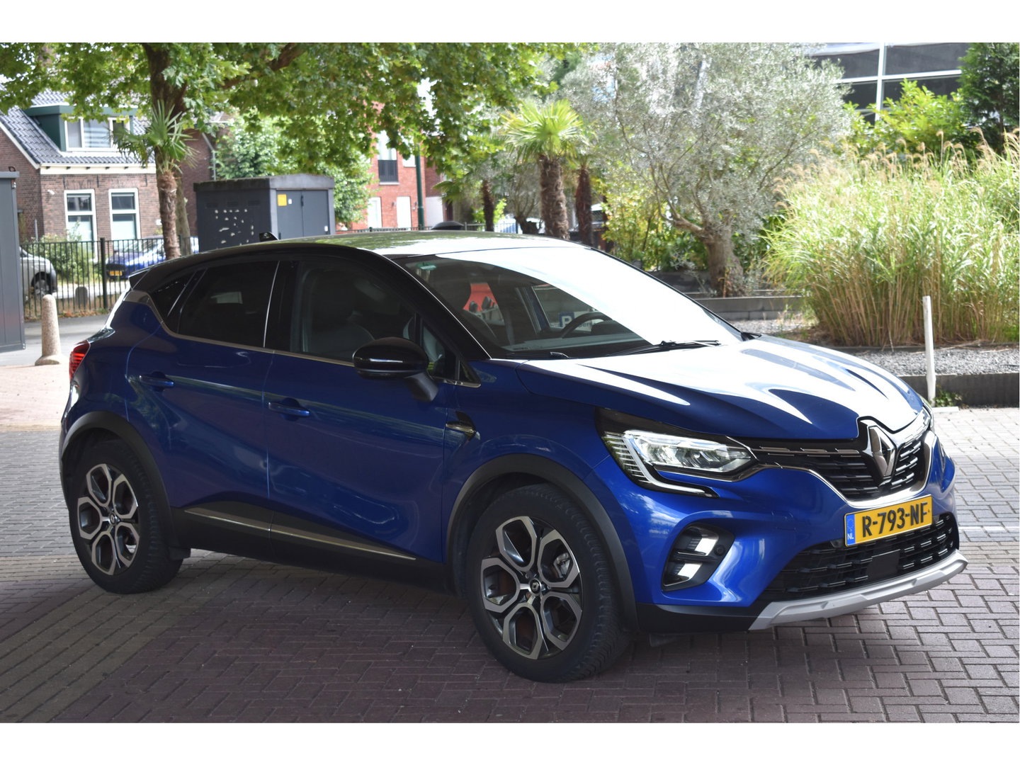 Renault Captur 1.6 E-Tech Hybrid 145 pk Intens Bi-Tone | NL-Auto | Trekhaak | Camera | Carplay/Android | DAB | Keyless | LED | Sfeerverlichting