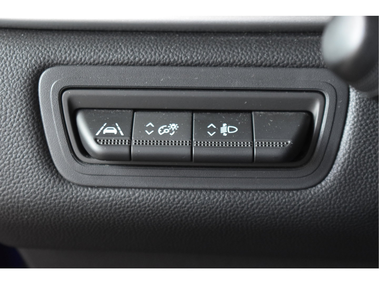 Renault Captur 1.6 E-Tech Hybrid 145 pk Intens Bi-Tone | NL-Auto | Trekhaak | Camera | Carplay/Android | DAB | Keyless | LED | Sfeerverlichting
