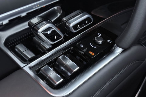 Land Rover Range Rover 3.0 P550e Autobiography PHEV | Executive Class Seats | Meridian Signature | Massage+Ventilatie | Trekhaak | ClearSight