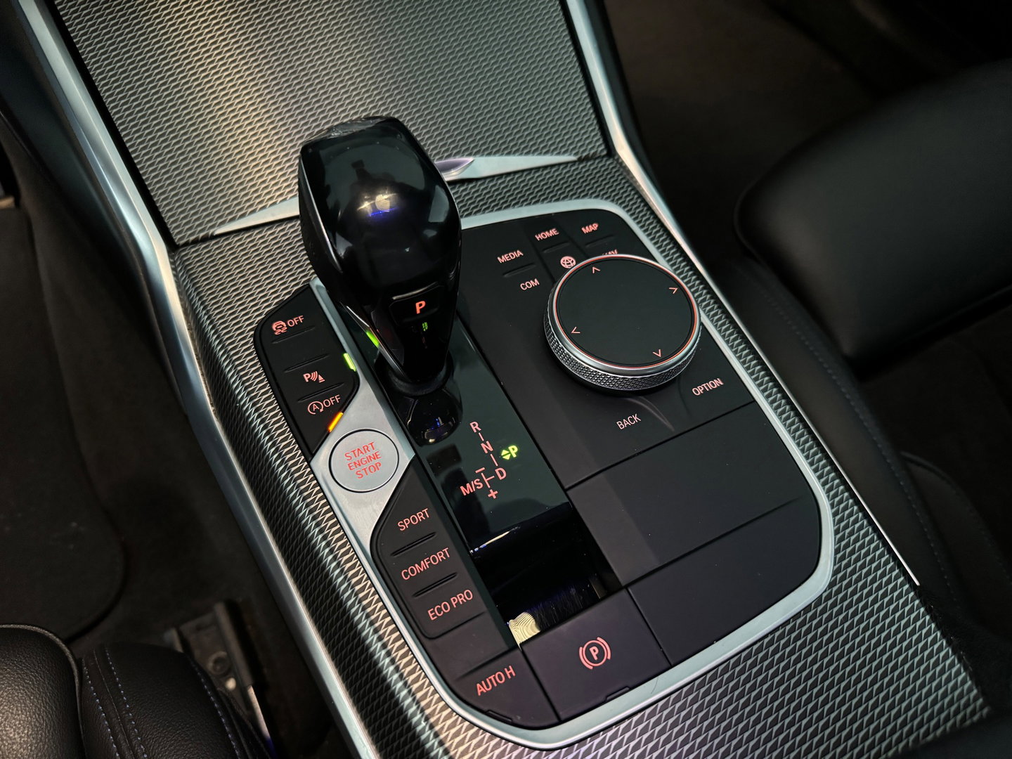 BMW 3-serie 330i High Executive Laser|Stoelverwarming|Carplay|Sfeer