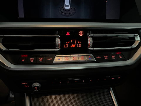 BMW 3-serie 330i High Executive Laser|Stoelverwarming|Carplay|Sfeer