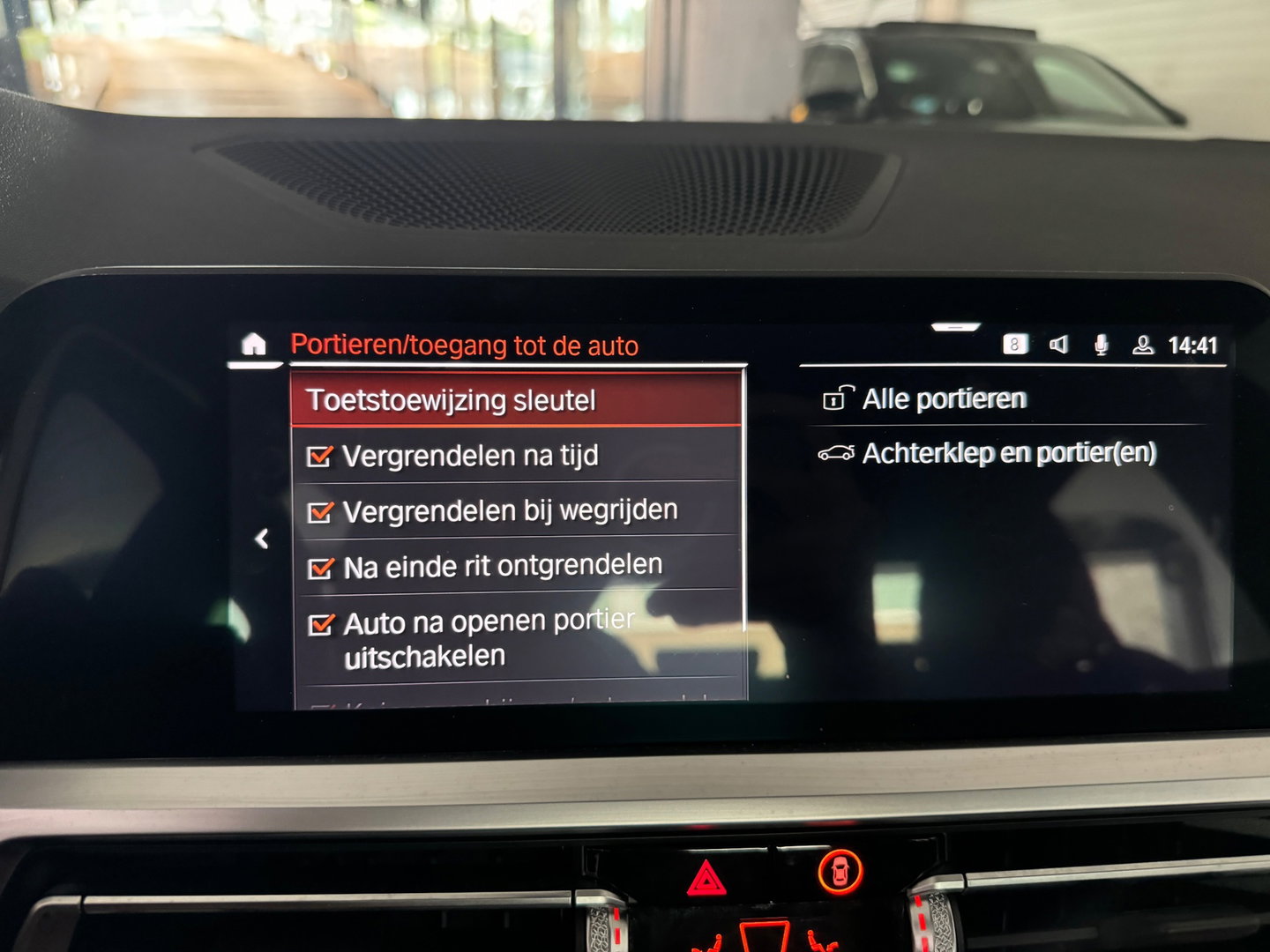 BMW 3-serie 330i High Executive Laser|Stoelverwarming|Carplay|Sfeer