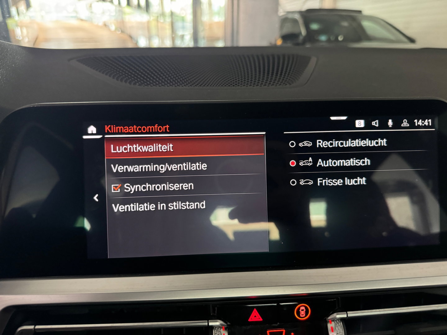 BMW 3-serie 330i High Executive Laser|Stoelverwarming|Carplay|Sfeer