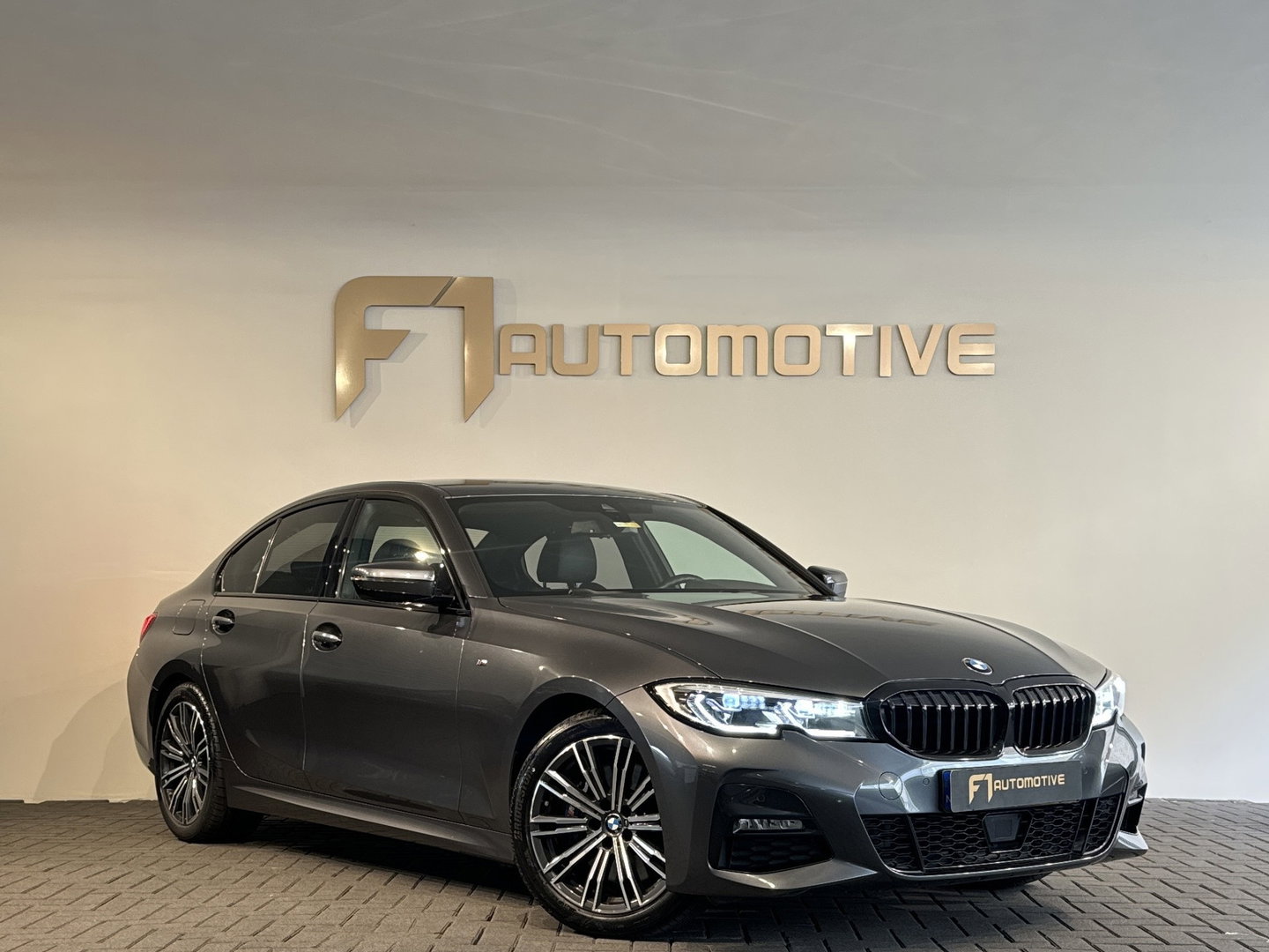BMW 3-serie 330i High Executive Laser|Stoelverwarming|Carplay|Sfeer