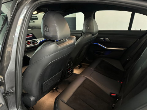 BMW 3-serie 330i High Executive Laser|Stoelverwarming|Carplay|Sfeer