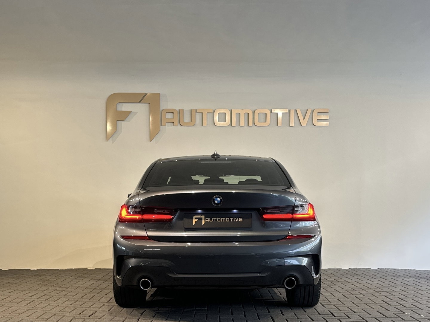 BMW 3-serie 330i High Executive Laser|Stoelverwarming|Carplay|Sfeer