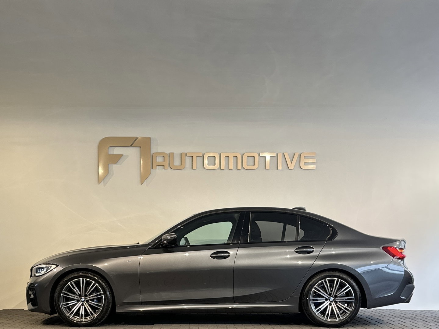 BMW 3-serie 330i High Executive Laser|Stoelverwarming|Carplay|Sfeer