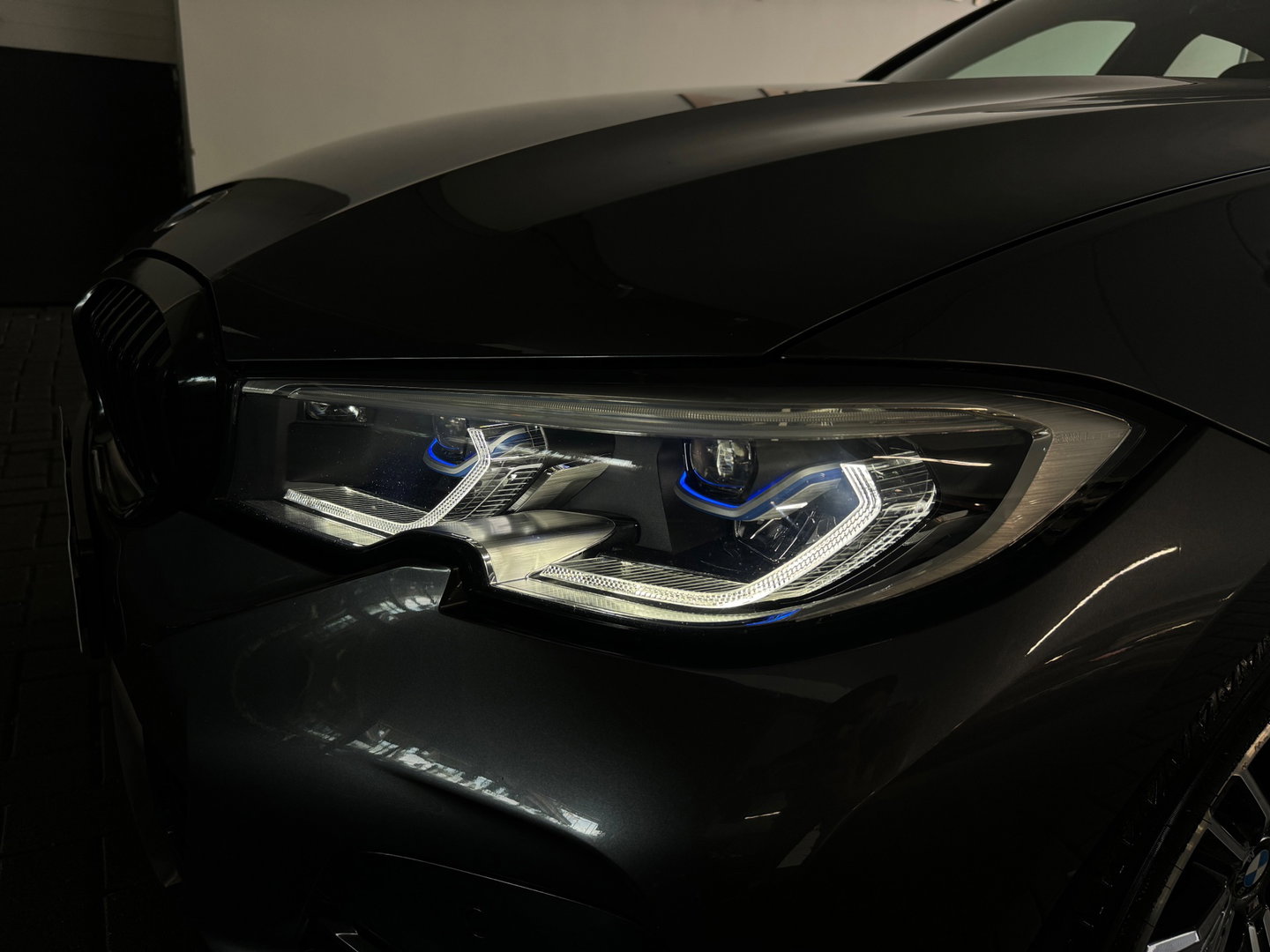 BMW 3-serie 330i High Executive Laser|Stoelverwarming|Carplay|Sfeer