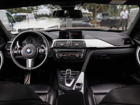 BMW 3 Serie Touring 335i xDrive M Sport High Exec. 360 Cam Pano HeadUp Trekhaak afneembaar