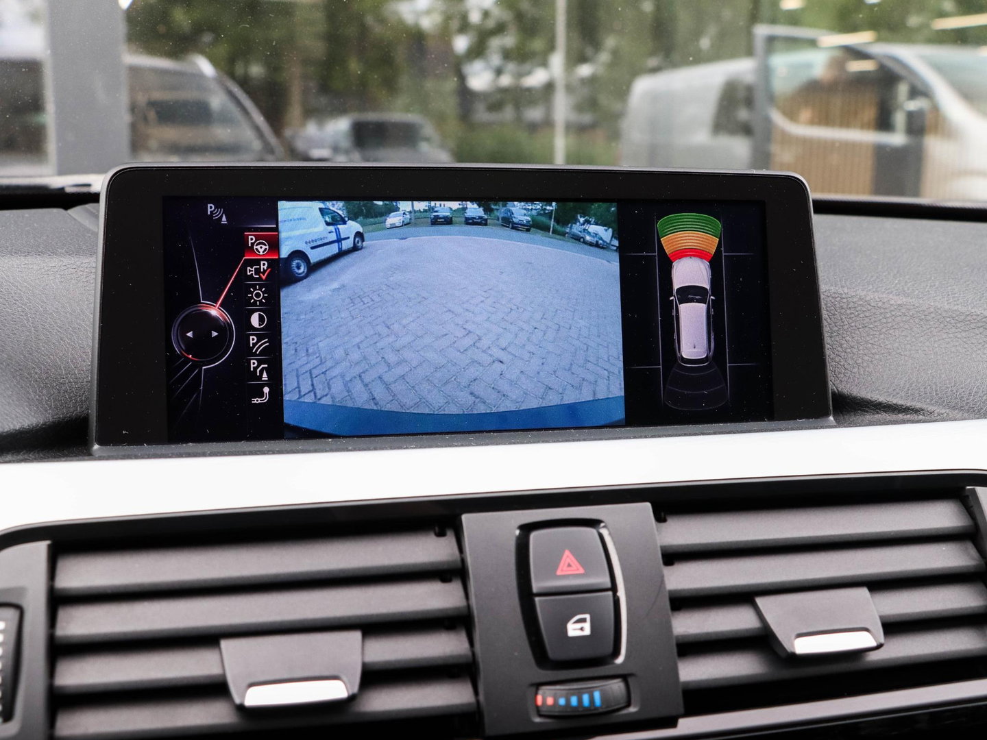 BMW 3 Serie Touring 335i xDrive M Sport High Exec. 360 Cam Pano HeadUp Trekhaak afneembaar