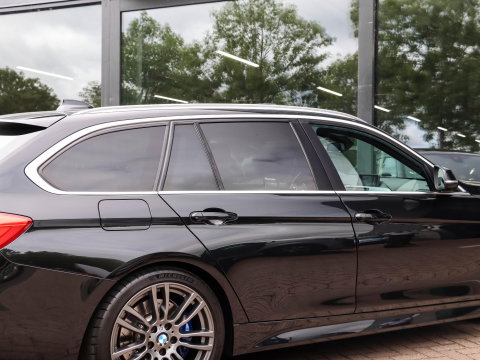 BMW 3 Serie Touring 335i xDrive M Sport High Exec. 360 Cam Pano HeadUp Trekhaak afneembaar