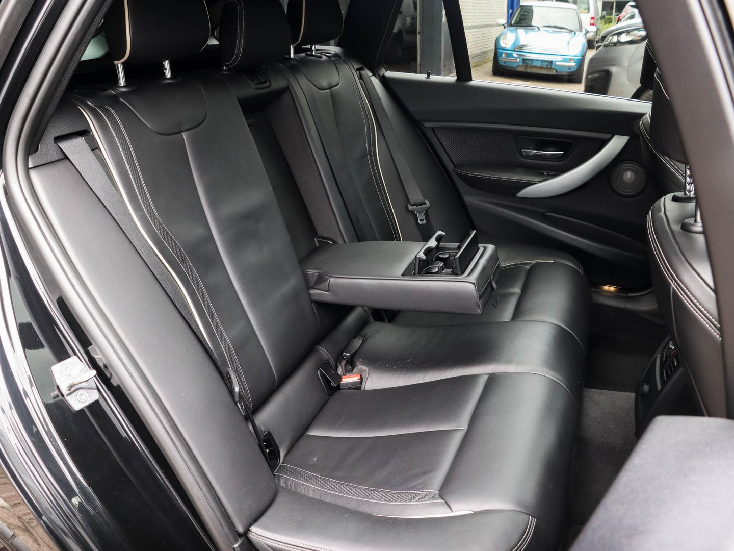 BMW 3 Serie Touring 335i xDrive M Sport High Exec. 360 Cam Pano HeadUp Trekhaak afneembaar