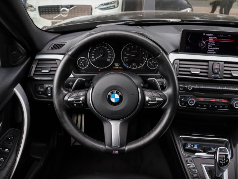BMW 3 Serie Touring 335i xDrive M Sport High Exec. 360 Cam Pano HeadUp Trekhaak afneembaar