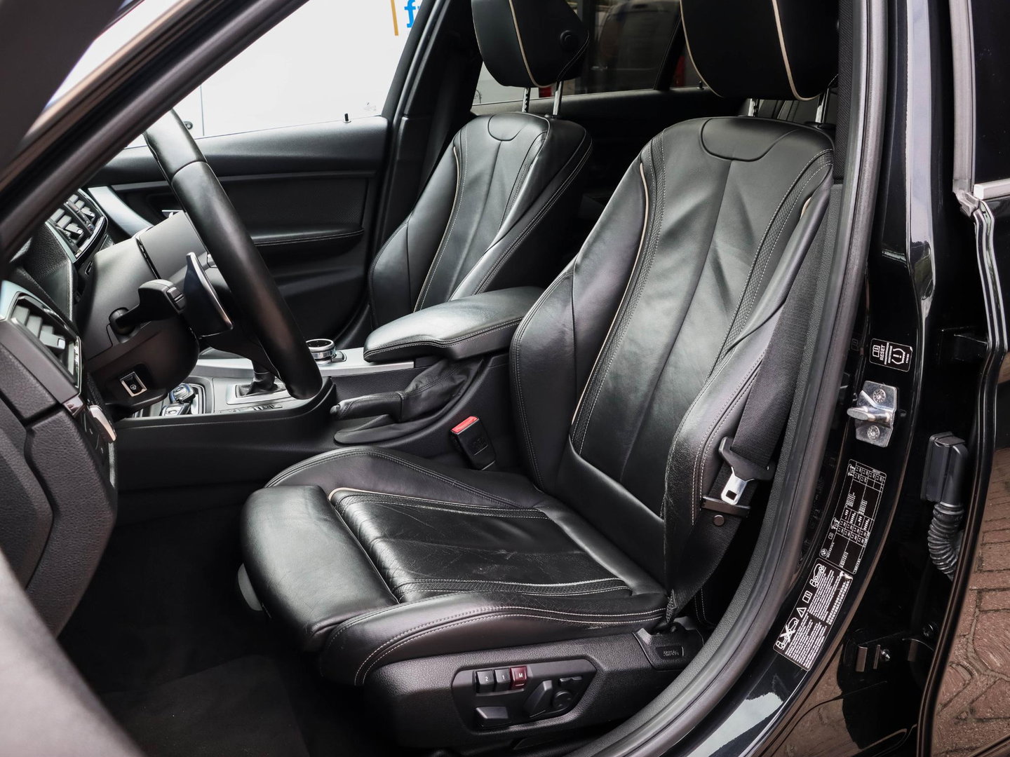 BMW 3 Serie Touring 335i xDrive M Sport High Exec. 360 Cam Pano HeadUp Trekhaak afneembaar