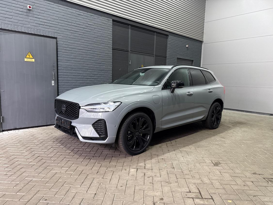 Volvo XC60 T6 Plug-in hybrid Plus Black Edition | ACC | Bowers&Wilkins | Panoramadak | Trekhaak | 360° Camera | Massage+Ventilatie | Head-Up | 21 Inch