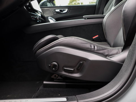 Volvo XC60 T6 Plus Black Edition 360 HeadUp Elek.Trekhaak Pano 21''
