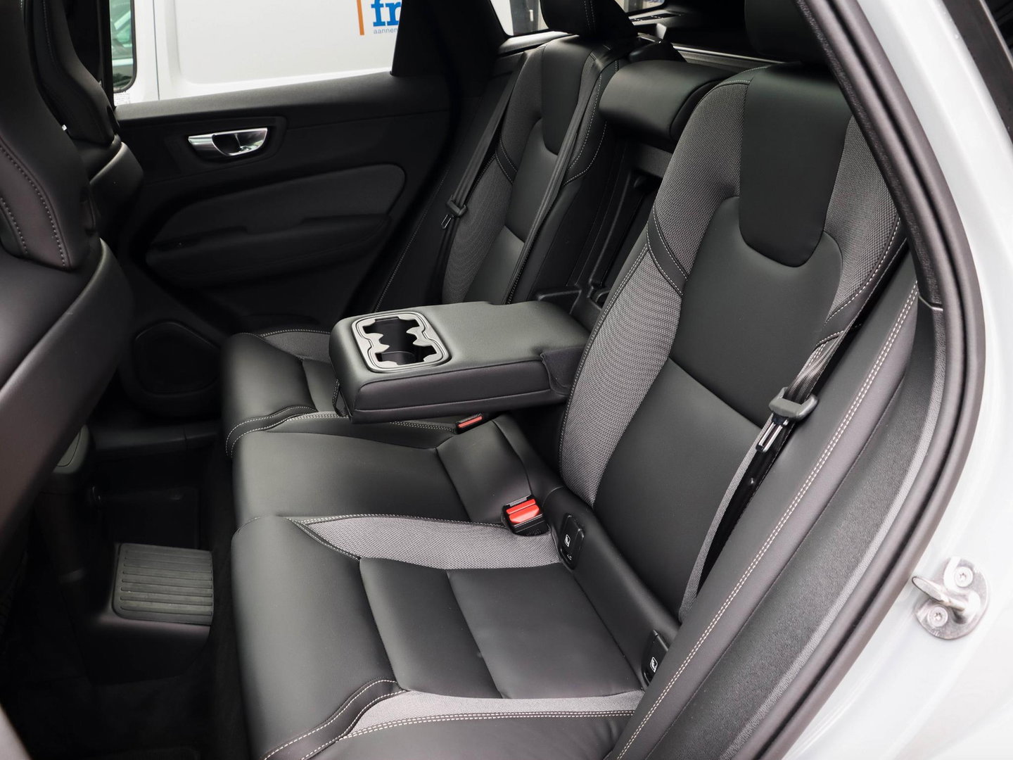 Volvo XC60 T6 Plus Black Edition 360 HeadUp Elek.Trekhaak Pano 21''