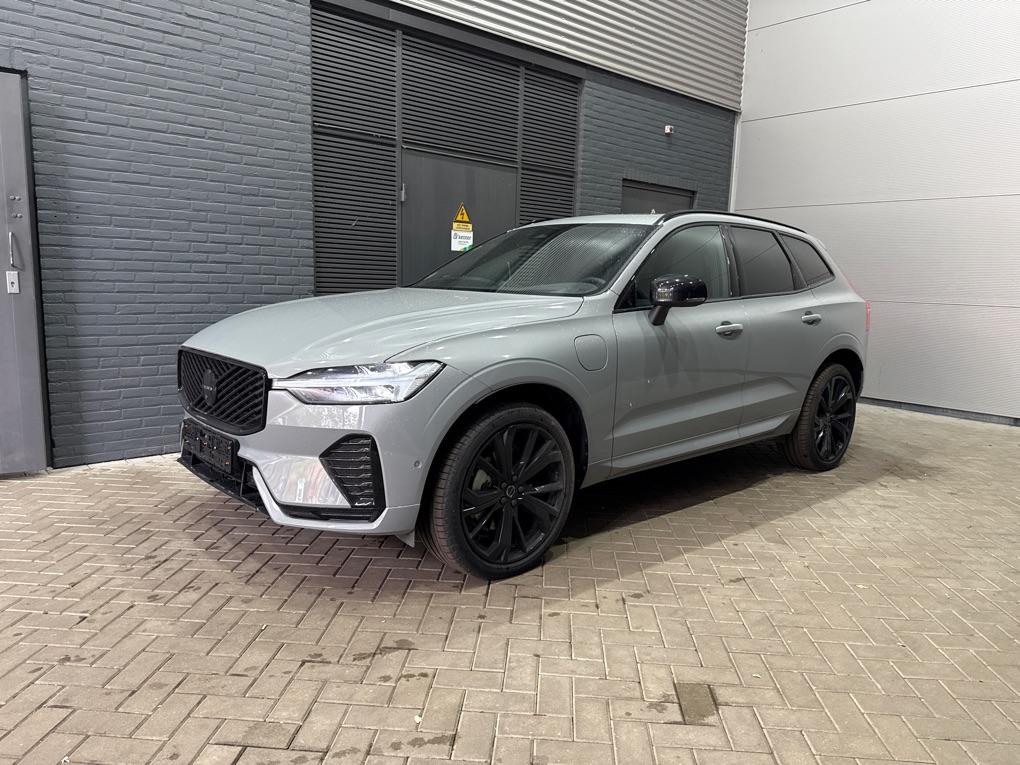 Volvo XC60 T6 Plug-in hybrid Plus Black Edition | ACC | Bowers&Wilkins | Panoramadak | Trekhaak | 360° Camera | Massage+Ventilatie | Head-Up | 21 Inch