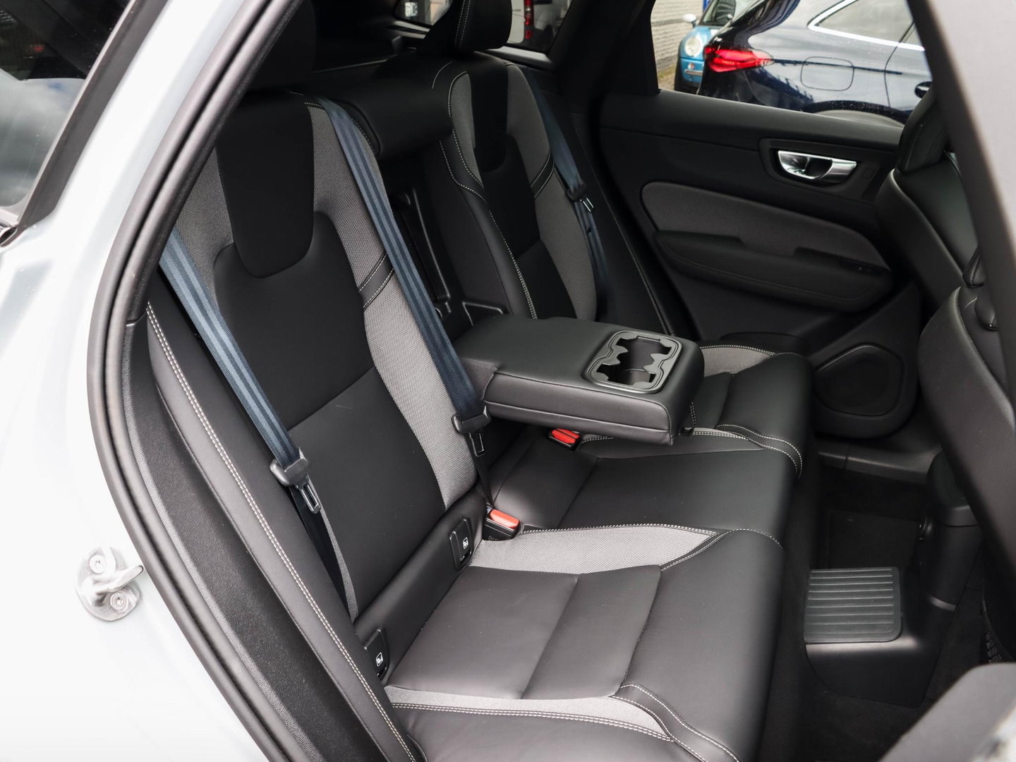 Volvo XC60 T6 Plus Black Edition 360 HeadUp Elek.Trekhaak Pano 21''