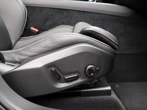 Volvo XC60 T6 Plus Black Edition 360 HeadUp Elek.Trekhaak Pano 21''