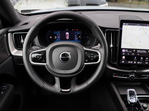 Volvo XC60 T6 Plus Black Edition 360 HeadUp Elek.Trekhaak Pano 21''