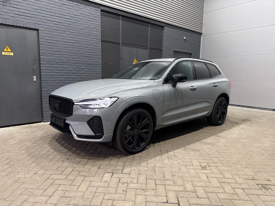 Volvo XC60 T6 Plug-in hybrid Plus Black Edition | ACC | Bowers&Wilkins | Panoramadak | Trekhaak | 360° Camera | Massage+Ventilatie | Head-Up | 21 Inch