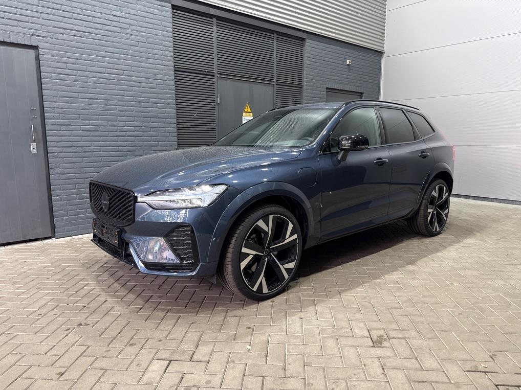 Volvo XC60 T6 Plug-in hybrid Ultra Black Edition | ACC | Luchtvering | Panoramadak | Bowers&Wilkins | Trekhaak | 360° Camera | Massage | Head-Up