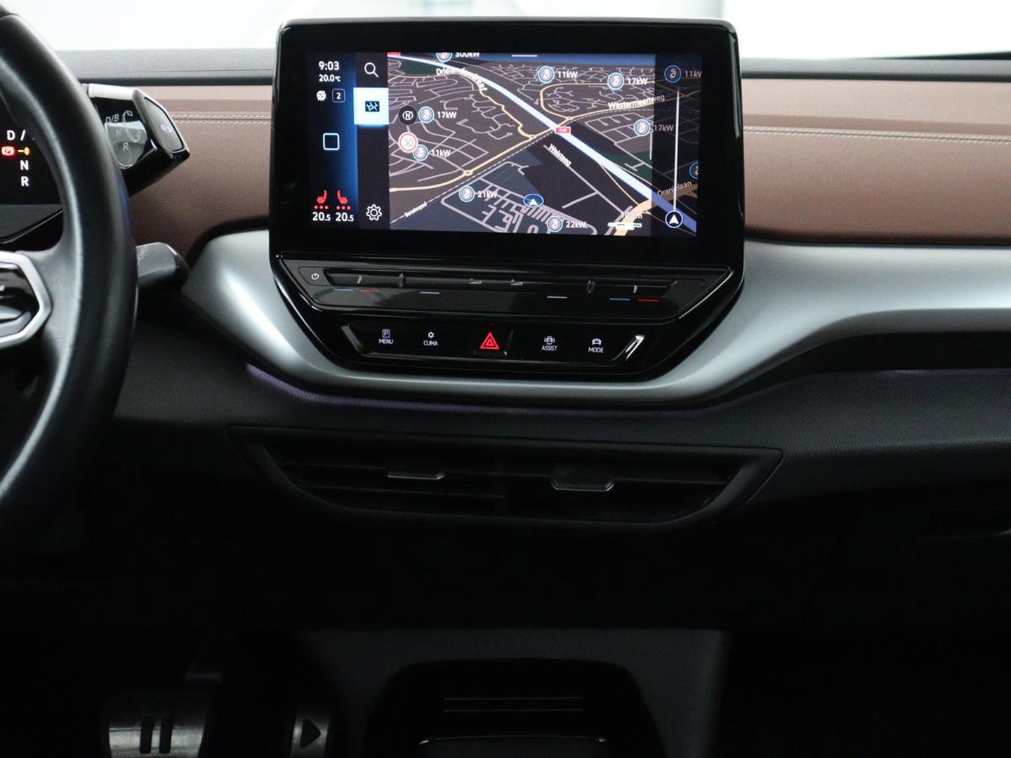Volkswagen ID.4 Family 77 kWh | SOH 91,3% | Panoramadak | Leder/alcantara | Stuur/stoel verwarming | Sfeerverlichting | Carplay | Adaptive cruise | Camera | Park assist | Trekhaak
