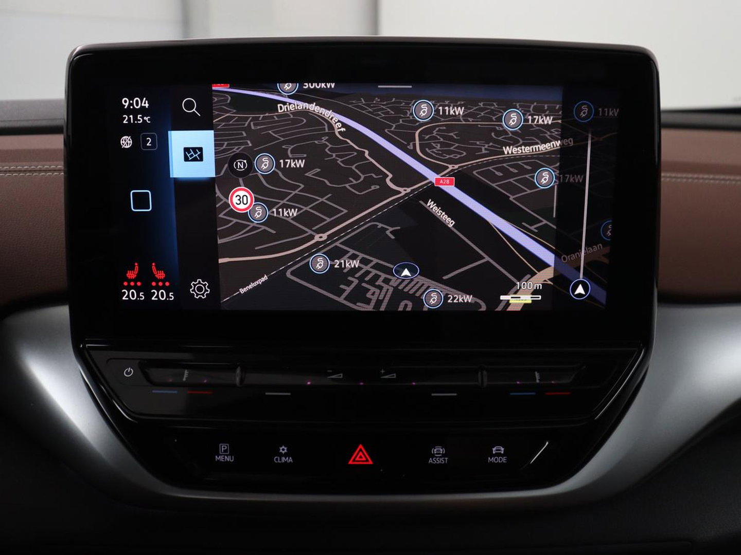 Volkswagen ID.4 Family 77 kWh | SOH 91,3% | Panoramadak | Leder/alcantara | Stuur/stoel verwarming | Sfeerverlichting | Carplay | Adaptive cruise | Camera | Park assist | Trekhaak