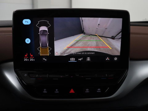 Volkswagen ID.4 Family 77 kWh | SOH 91,3% | Panoramadak | Leder/alcantara | Stuur/stoel verwarming | Sfeerverlichting | Carplay | Adaptive cruise | Camera | Park assist | Trekhaak