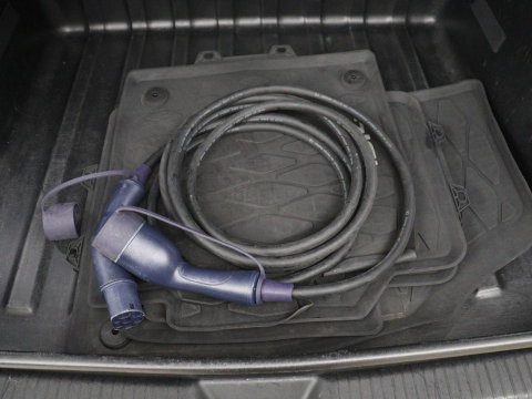 Volkswagen ID.4 Family 77 kWh | SOH 91,3% | Panoramadak | Leder/alcantara | Stuur/stoel verwarming | Sfeerverlichting | Carplay | Adaptive cruise | Camera | Park assist | Trekhaak
