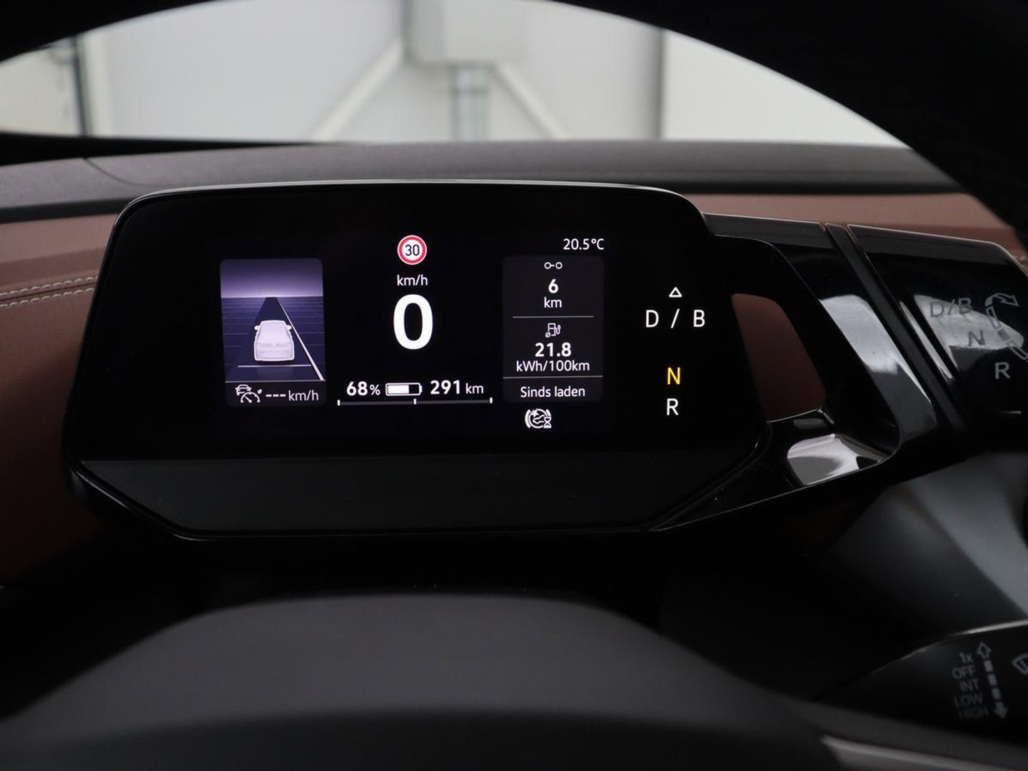 Volkswagen ID.4 Family 77 kWh | SOH 91,3% | Panoramadak | Leder/alcantara | Stuur/stoel verwarming | Sfeerverlichting | Carplay | Adaptive cruise | Camera | Park assist | Trekhaak