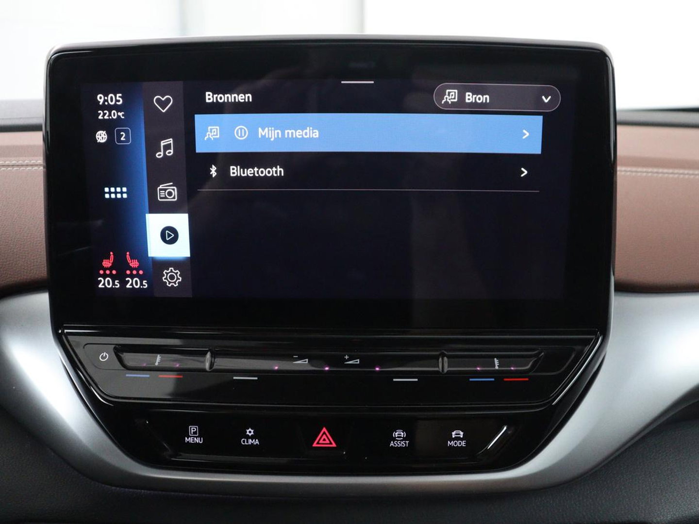 Volkswagen ID.4 Family 77 kWh | SOH 91,3% | Panoramadak | Leder/alcantara | Stuur/stoel verwarming | Sfeerverlichting | Carplay | Adaptive cruise | Camera | Park assist | Trekhaak
