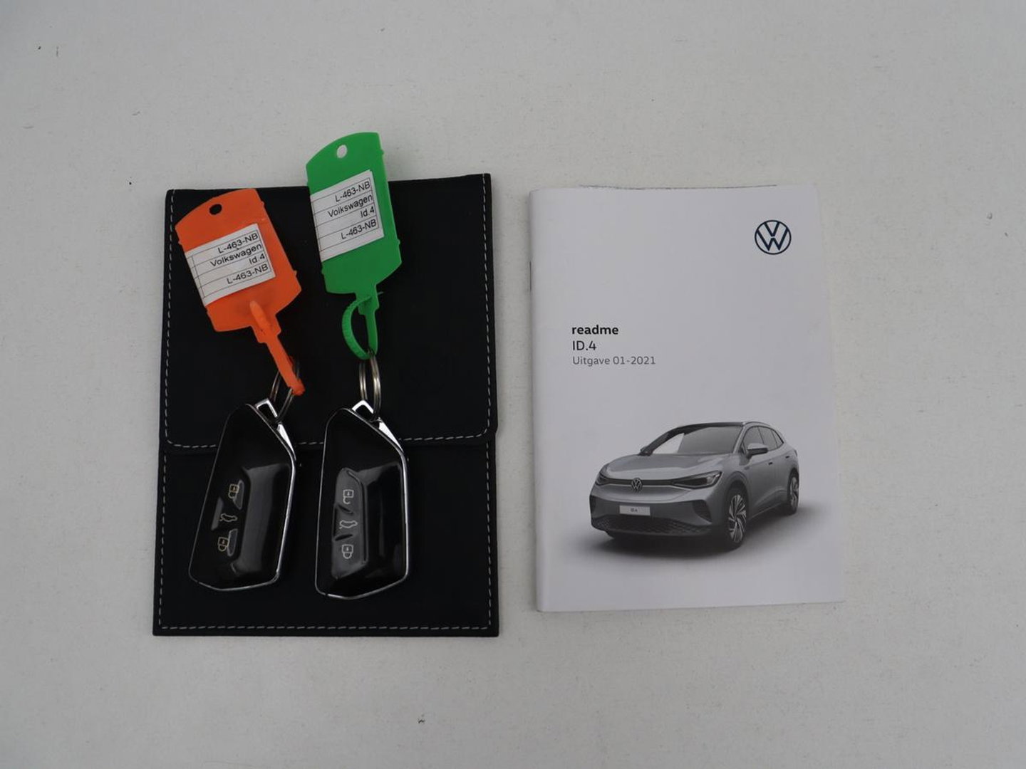 Volkswagen ID.4 Family 77 kWh | SOH 91,3% | Panoramadak | Leder/alcantara | Stuur/stoel verwarming | Sfeerverlichting | Carplay | Adaptive cruise | Camera | Park assist | Trekhaak