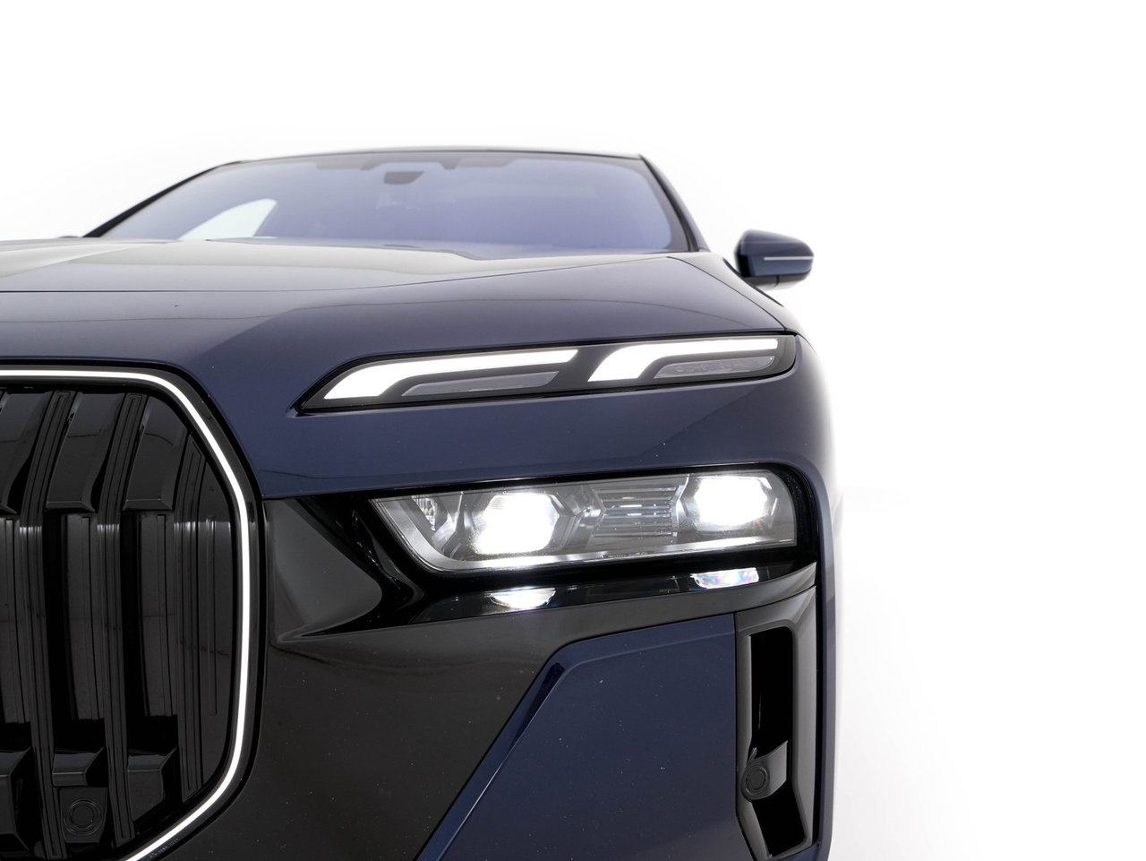 BMW i7