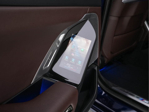 BMW i7 xDrive60 106 kWh M-Sportpack [3-Fase-11kW] {SoH-98%} (INCL.BTW) *PANO | HEAD-UP | LUXURY-LEATHER | FULL-LED | BLIND-SPOT | BOWERS&WILKINS | MEMORY-PACK | TOP-VIEW | VENTILATED/HEATED-COMFORTSEATS | SOFT-CLOSE | WIDE-SREEN-DIGICOCKPIT | KEYLESS