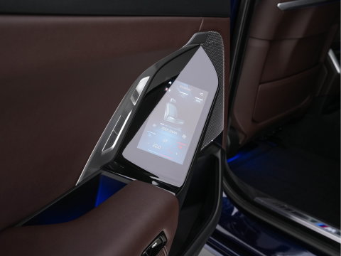BMW i7 xDrive60 106 kWh M-Sportpack [3-Fase-11kW] {SoH-98%} (INCL.BTW) *PANO | HEAD-UP | LUXURY-LEATHER | FULL-LED | BLIND-SPOT | BOWERS&WILKINS | MEMORY-PACK | TOP-VIEW | VENTILATED/HEATED-COMFORTSEATS | SOFT-CLOSE | WIDE-SREEN-DIGICOCKPIT | KEYLESS