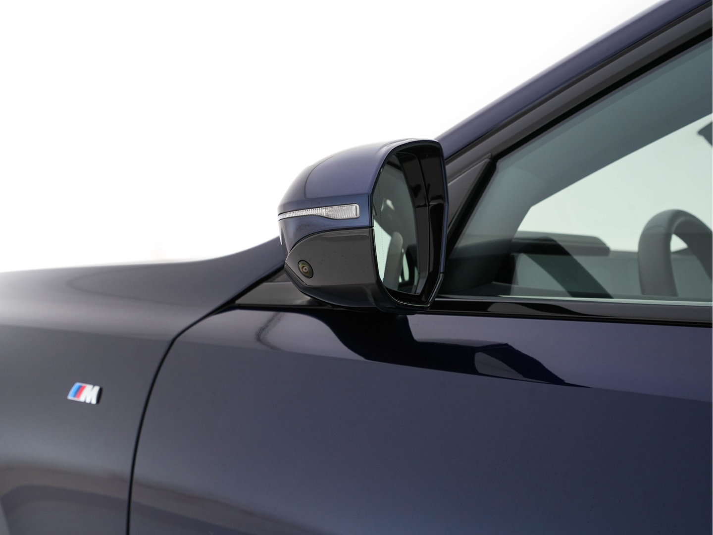 BMW i7 xDrive60 106 kWh M-Sportpack [3-Fase-11kW] {SoH-98%} (INCL.BTW) *PANO | HEAD-UP | LUXURY-LEATHER | FULL-LED | BLIND-SPOT | BOWERS&WILKINS | MEMORY-PACK | TOP-VIEW | VENTILATED/HEATED-COMFORTSEATS | SOFT-CLOSE | WIDE-SREEN-DIGICOCKPIT | KEYLESS
