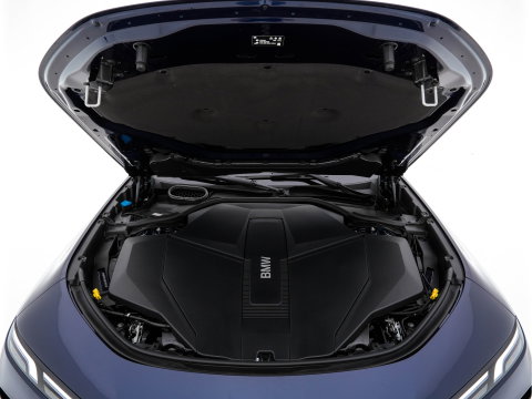 BMW i7 xDrive60 106 kWh M-Sportpack [3-Fase-11kW] {SoH-98%} (INCL.BTW) *PANO | HEAD-UP | LUXURY-LEATHER | FULL-LED | BLIND-SPOT | BOWERS&WILKINS | MEMORY-PACK | TOP-VIEW | VENTILATED/HEATED-COMFORTSEATS | SOFT-CLOSE | WIDE-SREEN-DIGICOCKPIT | KEYLESS