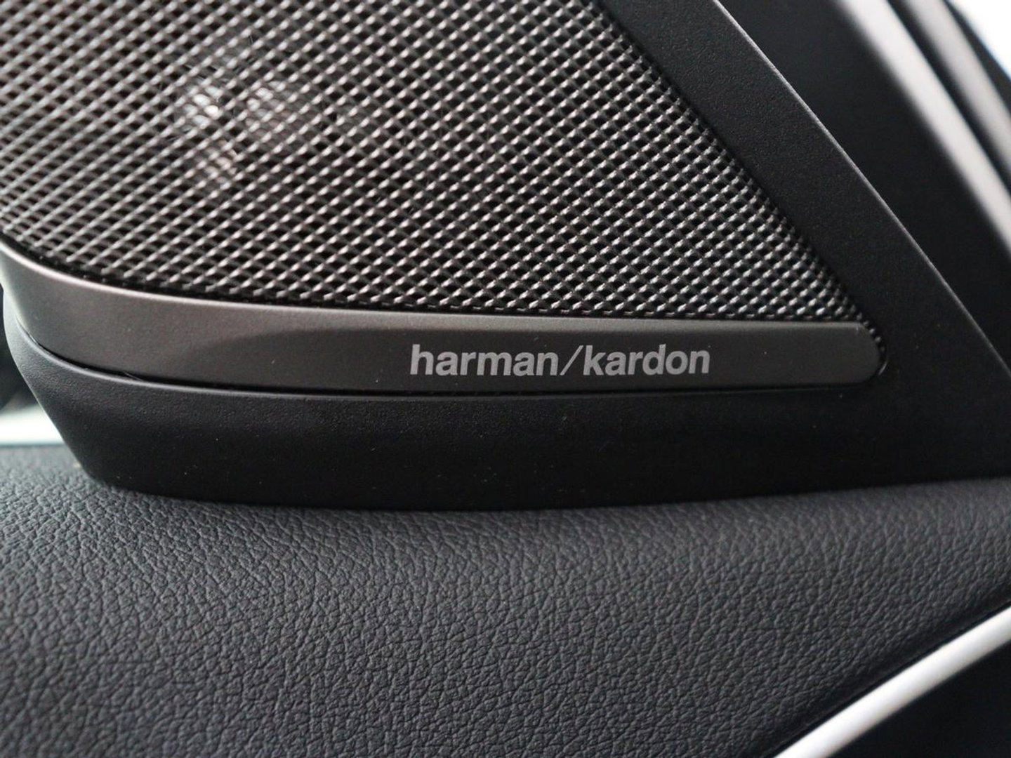 BMW 5 Serie 530e xDrive High Executive | SOH 89,6% | Panoramadak | Leder | Memory | Stoelverwarming | Harman/Kardon | Carplay | Sfeerverlichting | Cruise control | PHEV