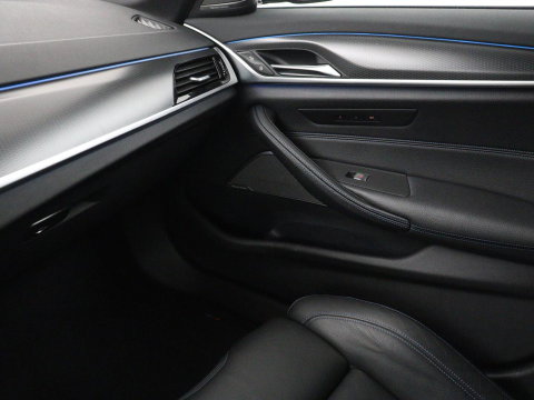 BMW 5 Serie 530e xDrive High Executive | SOH 89,6% | Panoramadak | Leder | Memory | Stoelverwarming | Harman/Kardon | Carplay | Sfeerverlichting | Cruise control | PHEV