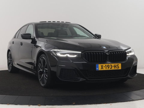 BMW 5 Serie 530e xDrive High Executive | SOH 89,6% | Panoramadak | Leder | Memory | Stoelverwarming | Harman/Kardon | Carplay | Sfeerverlichting | Cruise control | PHEV